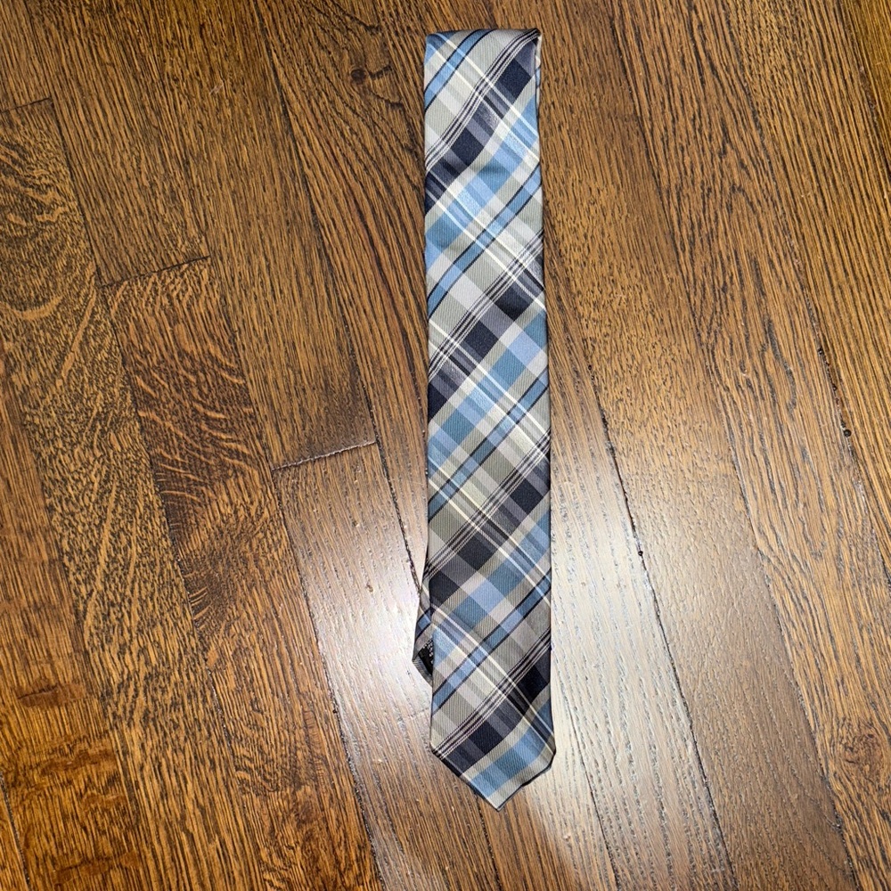 Perry Ellis tie